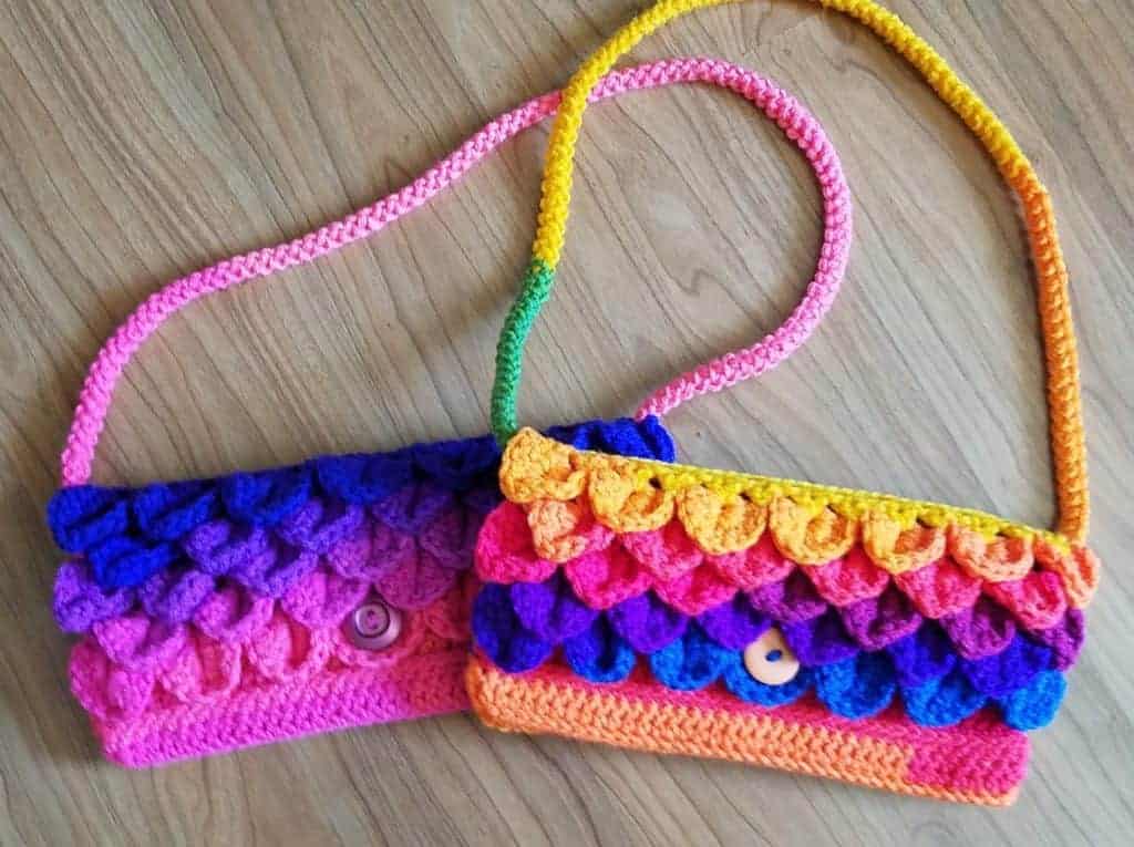 dragon scale clutch purse crochet pattern | romanian cord | icord | Hooked by Kati