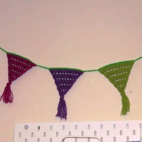 crochet rainbow bunting pattern