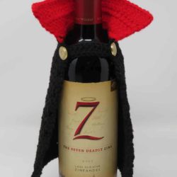 dracula wine bottle cape | free crochet pattern | hooked by kati