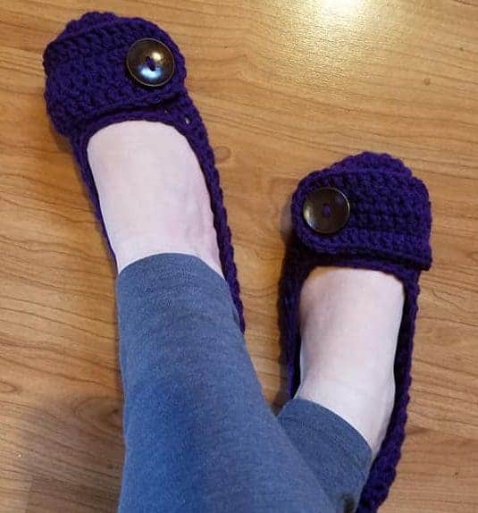 button flap ballet flats free crochet pattern