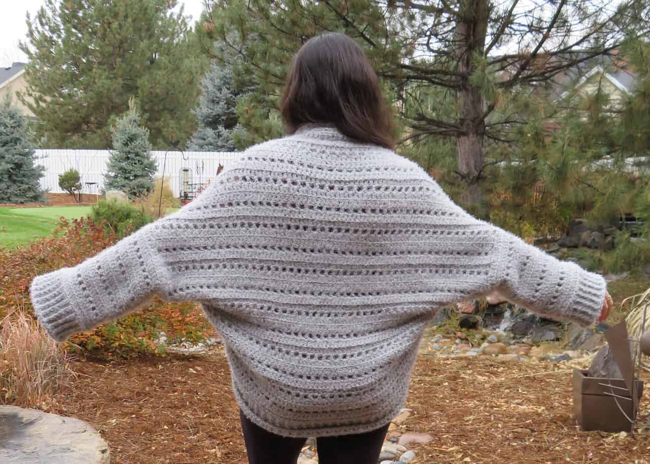 first snow cardigan | free crochet pattern | hooked by kati