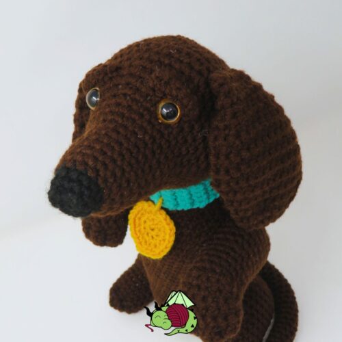 brown crochet dachschund amigurumi begging Pattern