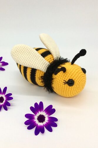 Crochet Bee by Cuddly Stitches Craft